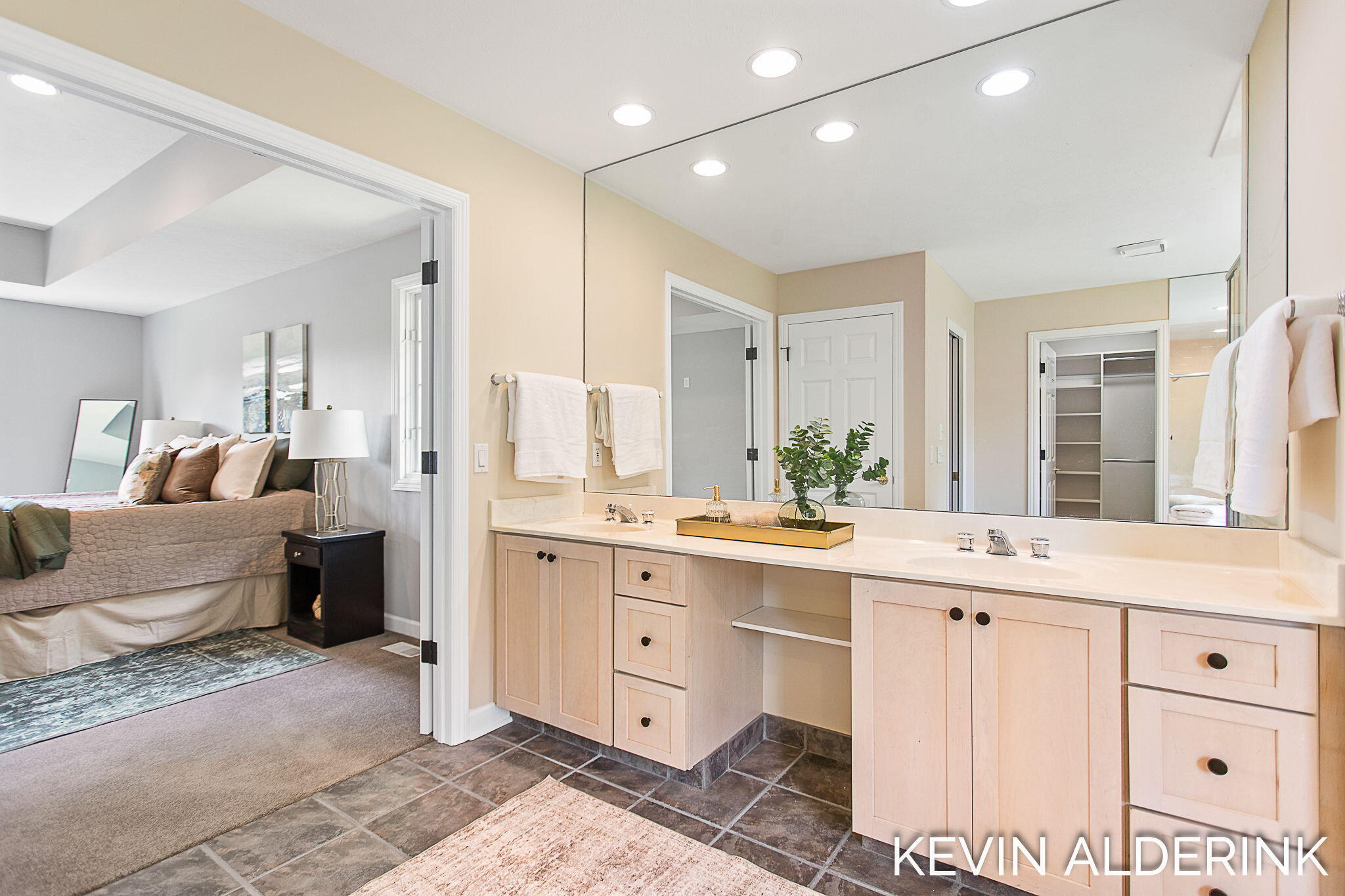 Holland, Michigan, 49423, United States, 5 Bedrooms Bedrooms, ,6 BathroomsBathrooms,Residential,For Sale,1908237
