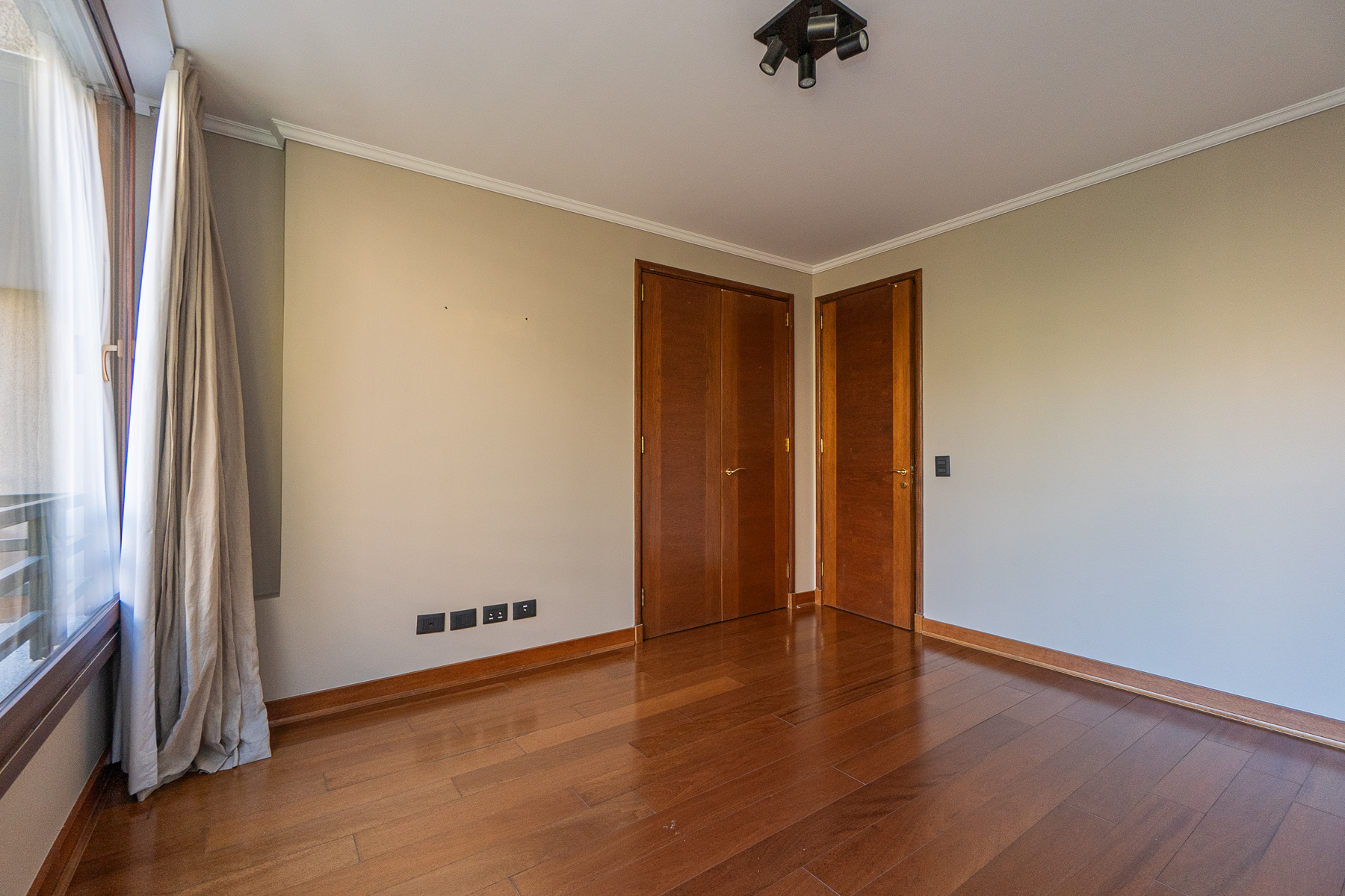  3-bedroom, 3-bathroom apartment in a prime location - 物件實景