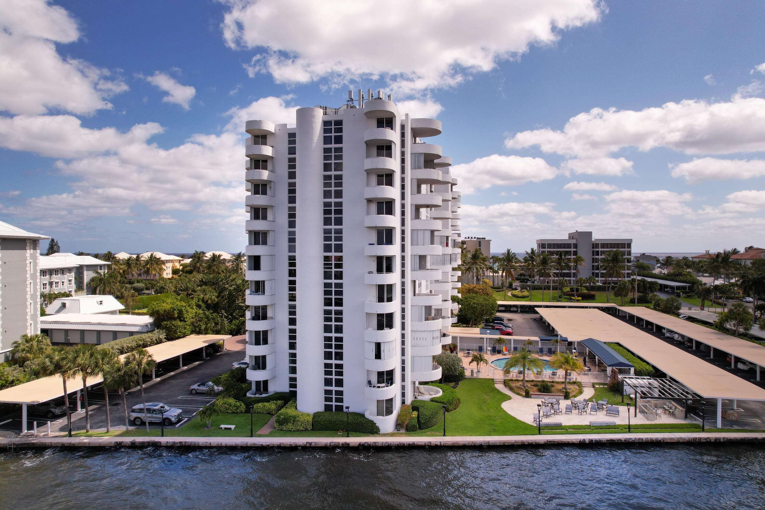 Delray Beach, Florida, 33483, United States, 2 Bedrooms Bedrooms, ,2 BathroomsBathrooms,Residential,For Sale,1826520
