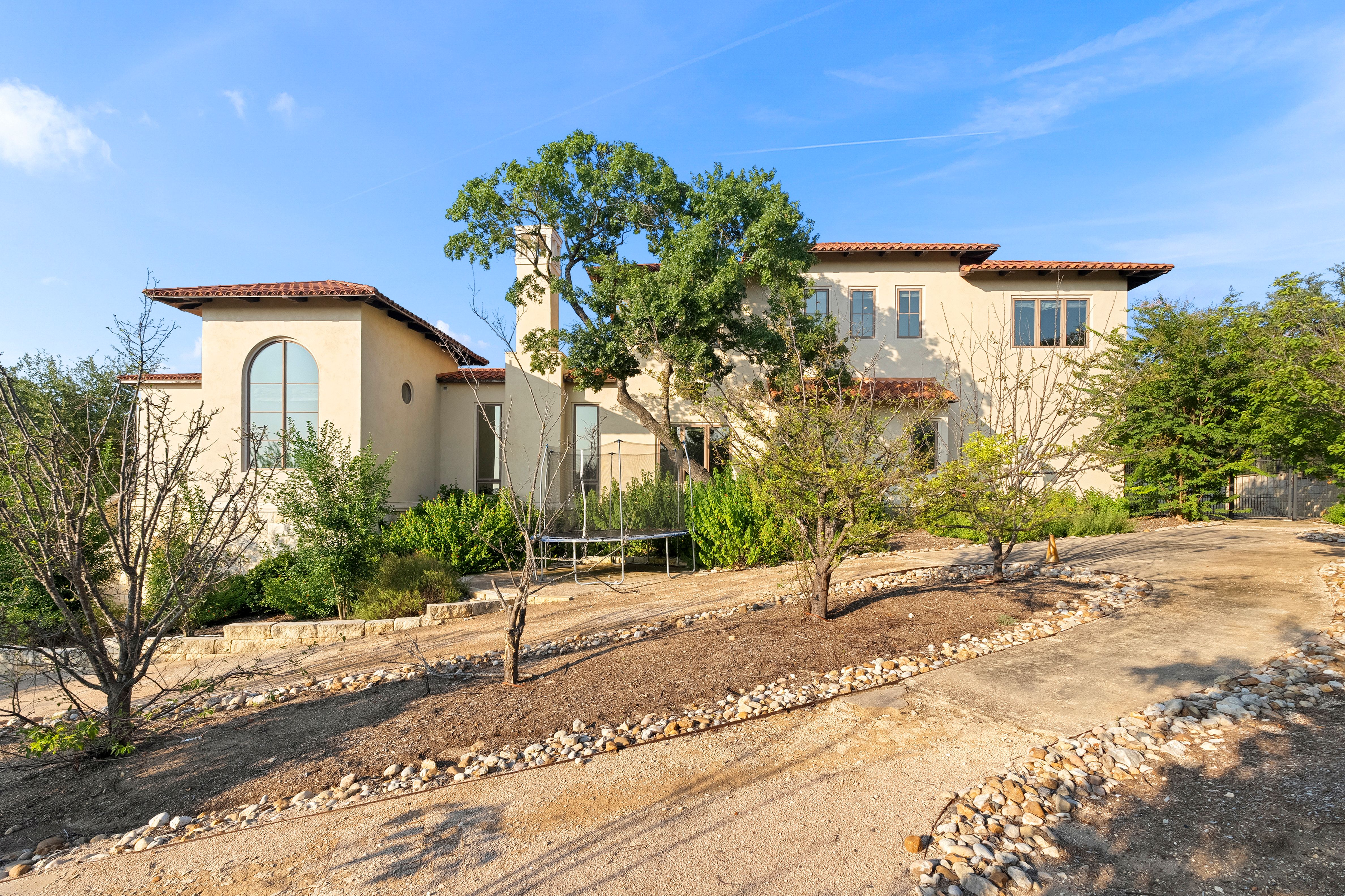  Mediterranean Style Estate in The Dominion - 物件實景