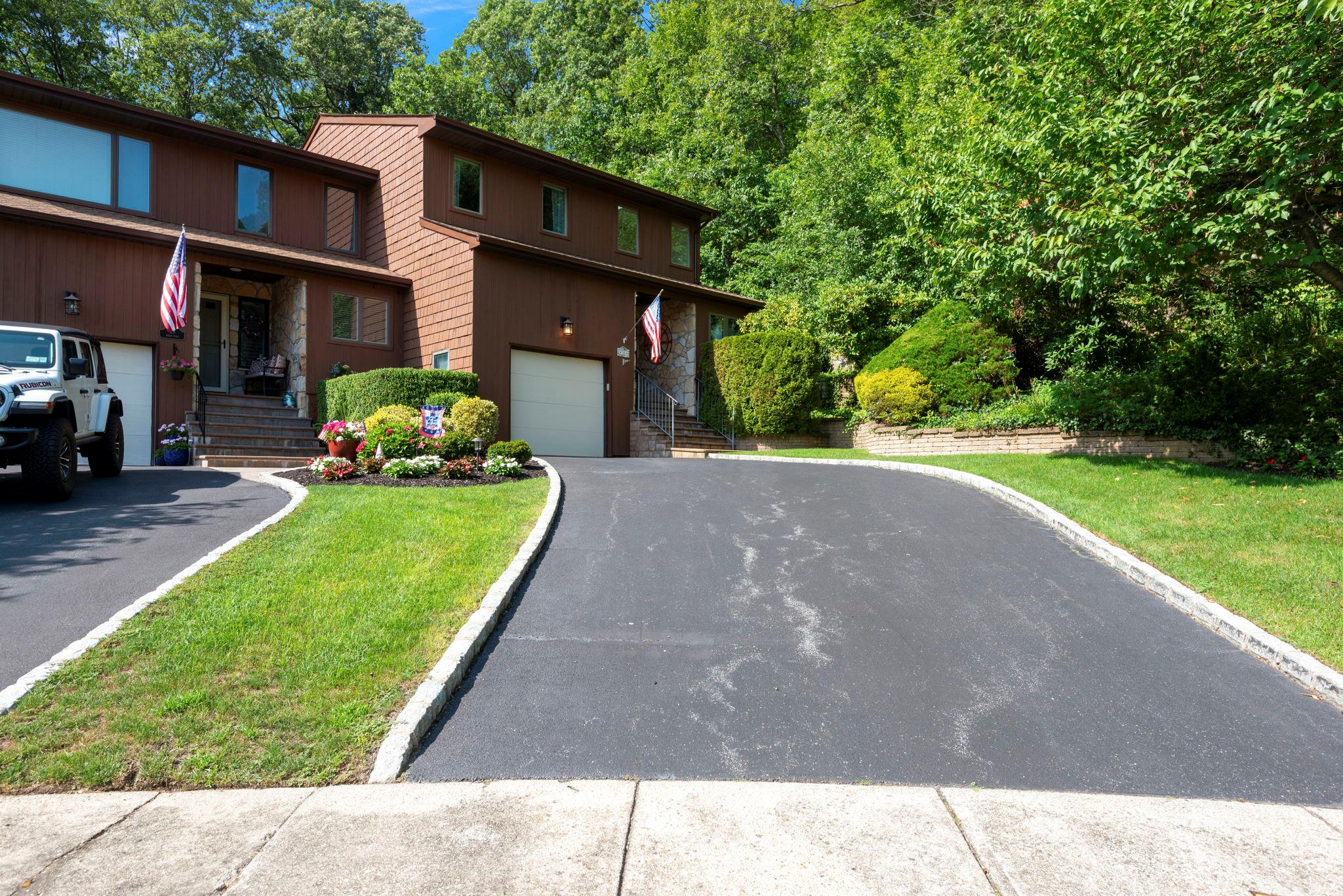 Northport, New York, 11768, United States, 2 Bedrooms Bedrooms, ,3 BathroomsBathrooms,Residential,For Sale,1900876
