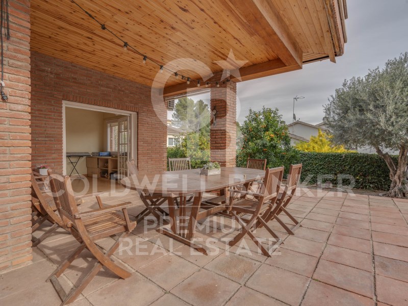 Cerdanyola del Vallès, Catalonia, ES, 4 Bedrooms Bedrooms, ,3 BathroomsBathrooms,Residential,For Sale,1622423