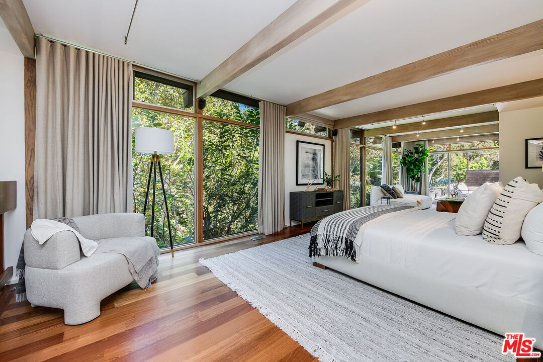 Santa Monica, California, 90402, United States, 5 Bedrooms Bedrooms, ,5 BathroomsBathrooms,Residential,For Sale,2000455