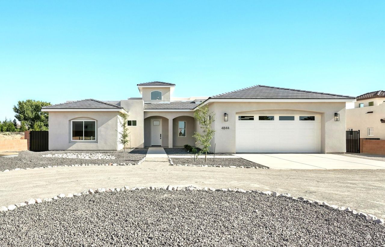 Rio Rancho, New Mexico, 87144, United States, 4 Bedrooms Bedrooms, ,3 BathroomsBathrooms,Residential,For Sale,1918026