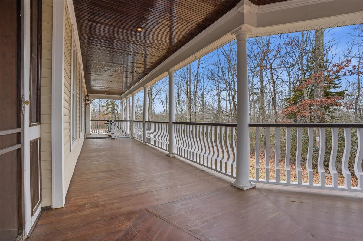 Milford, Pennsylvania, 18337, United States, 4 Bedrooms Bedrooms, ,3 BathroomsBathrooms,Residential,For Sale,2013781