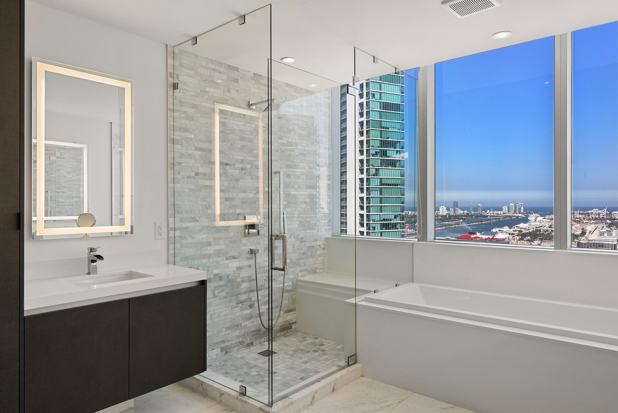  851 NE 1st Ave, Miami, FL, 33132 - 物件實景