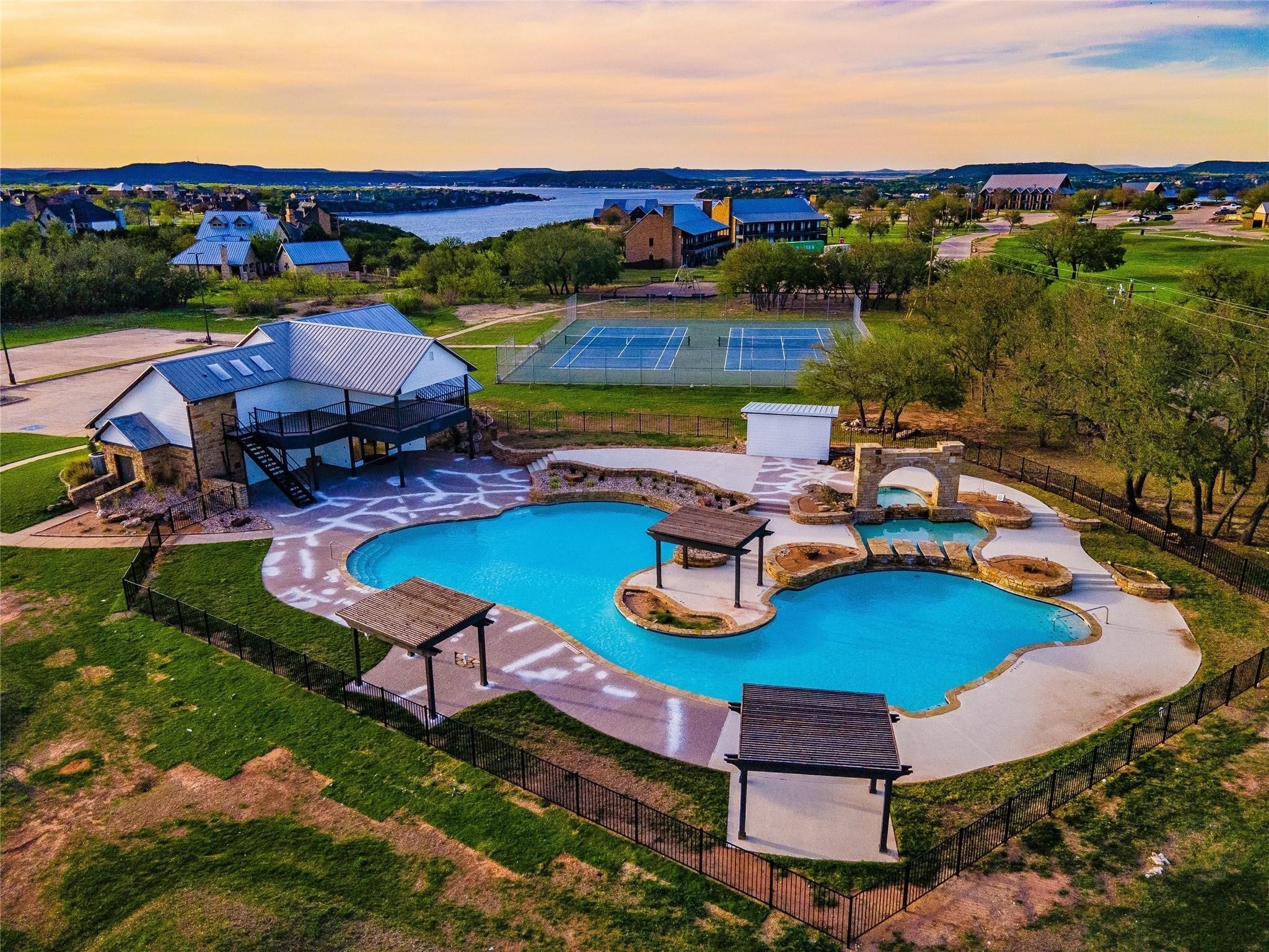 Possum Kingdom Lake, Texas, 76449, United States, 5 Bedrooms Bedrooms, ,3 BathroomsBathrooms,Residential,For Sale,1979729