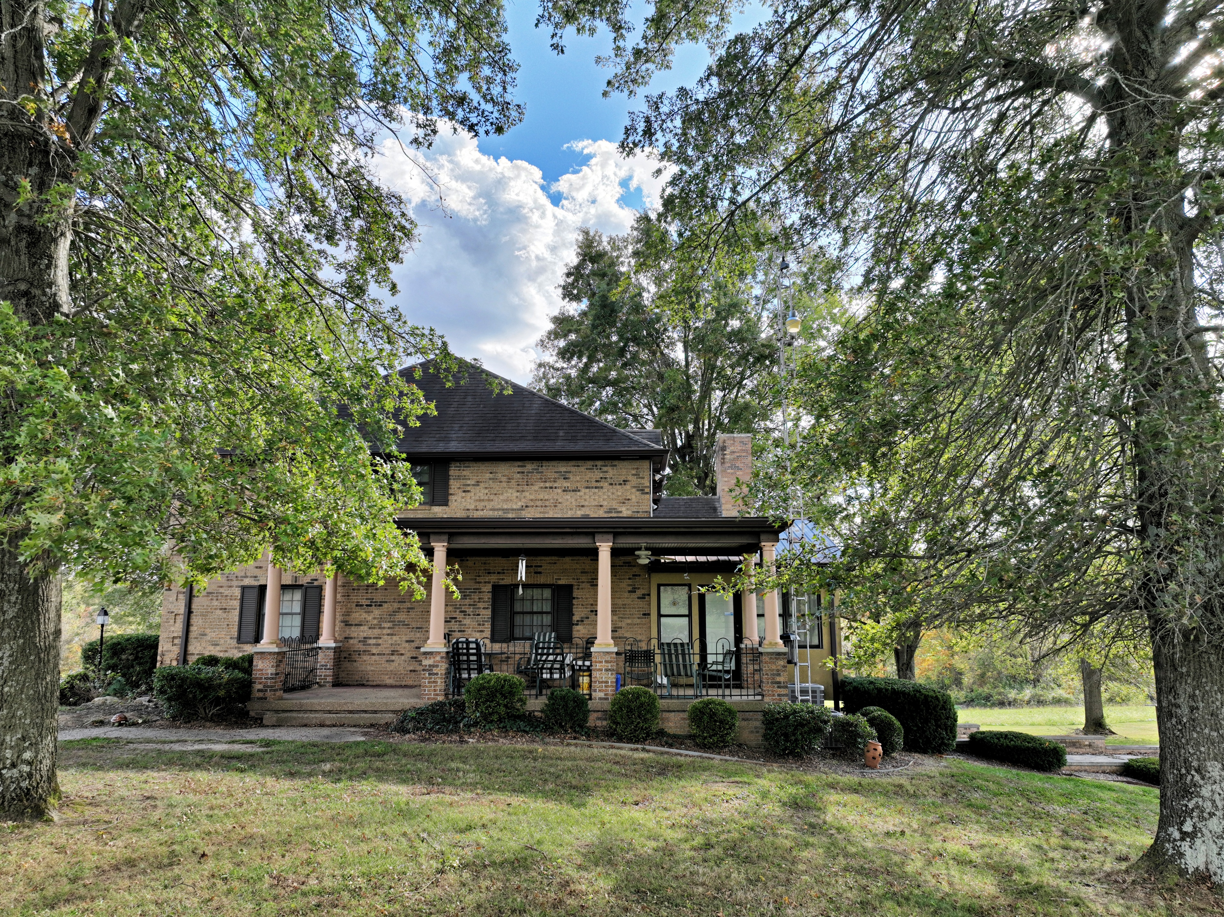 Loogootee, Indiana, 47553, United States, 3 Bedrooms Bedrooms, ,4 BathroomsBathrooms,Residential,For Sale,2002453