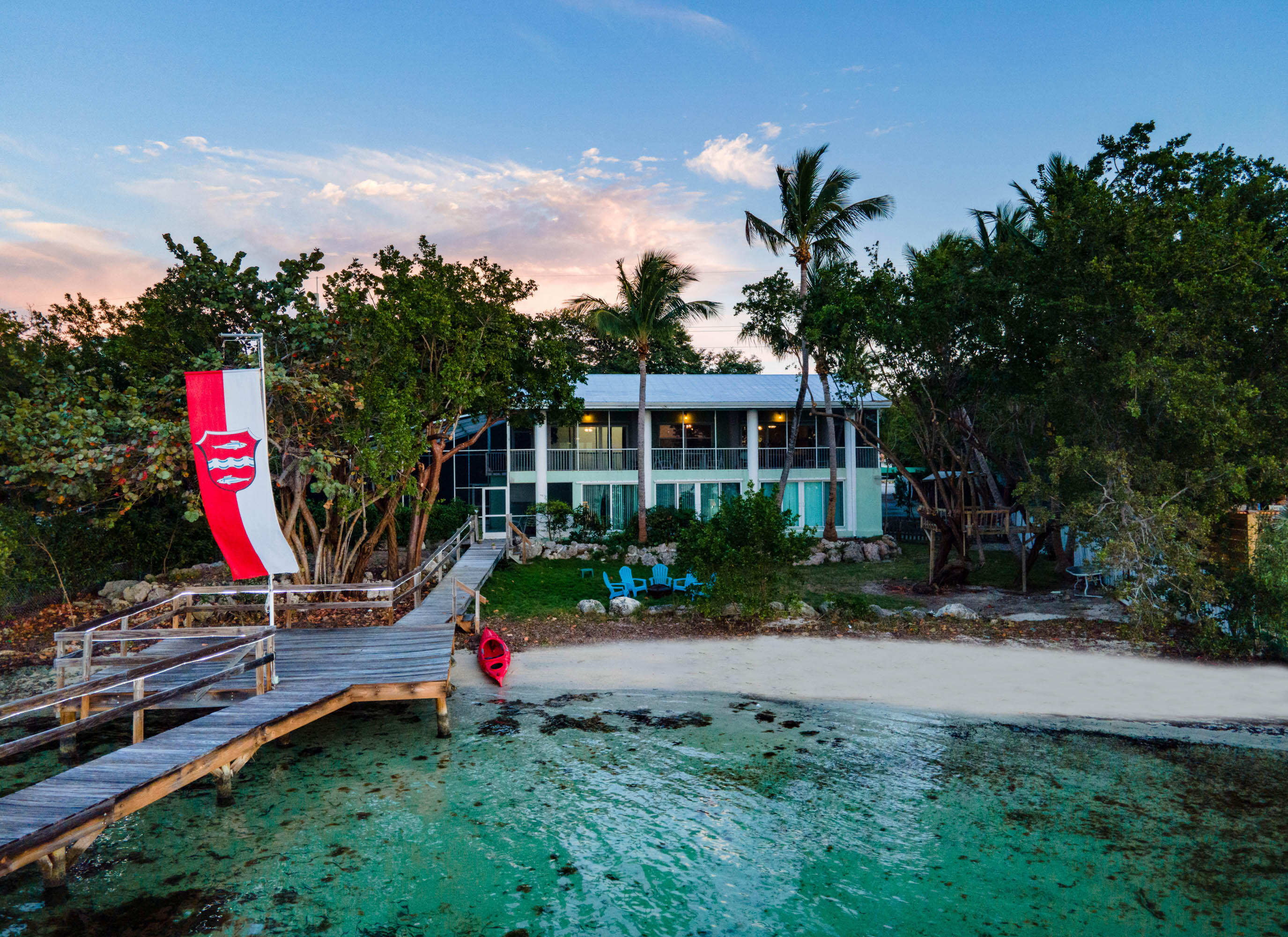 ISLAMORADA, Florida, 33036, United States, 5 Bedrooms Bedrooms, ,3 BathroomsBathrooms,Residential,For Sale,1828354