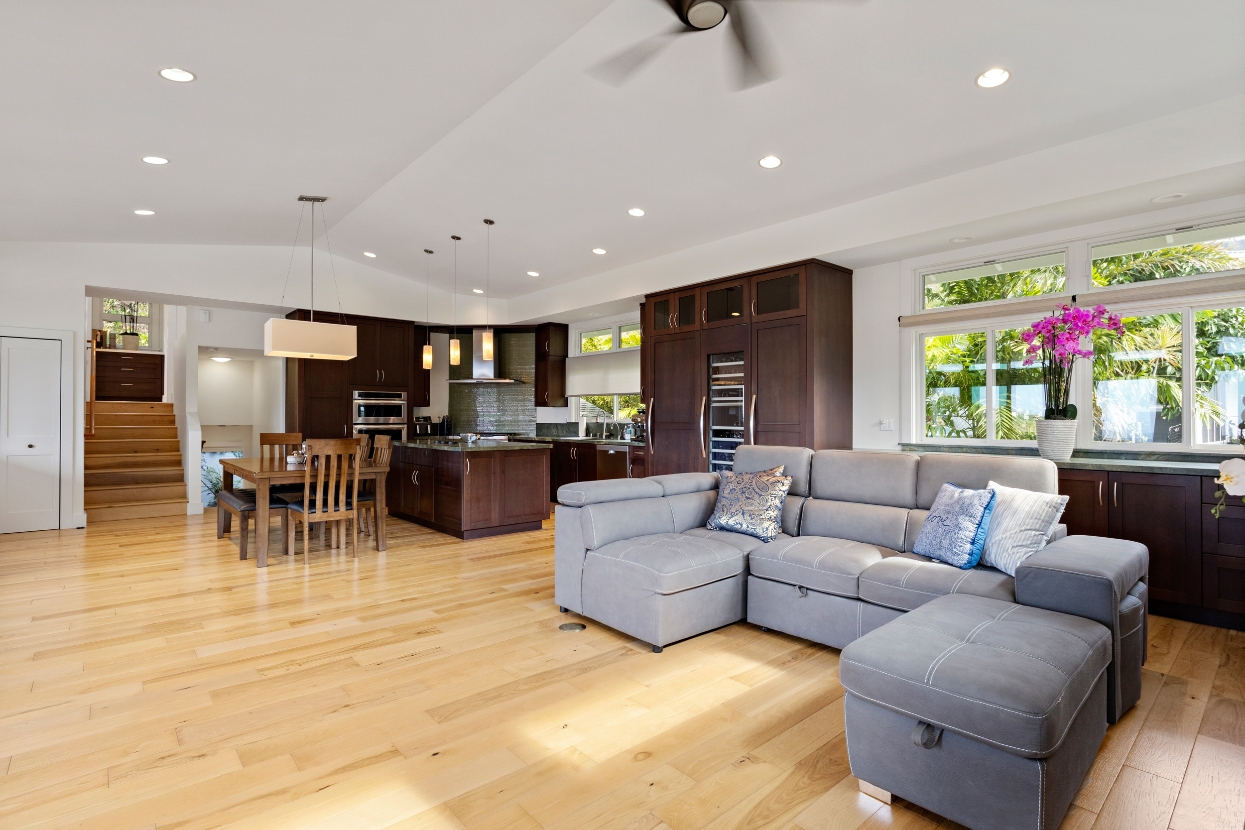 Honolulu, Hawaii, 96821, United States, 3 Bedrooms Bedrooms, ,3 BathroomsBathrooms,Residential,For Sale,1975355