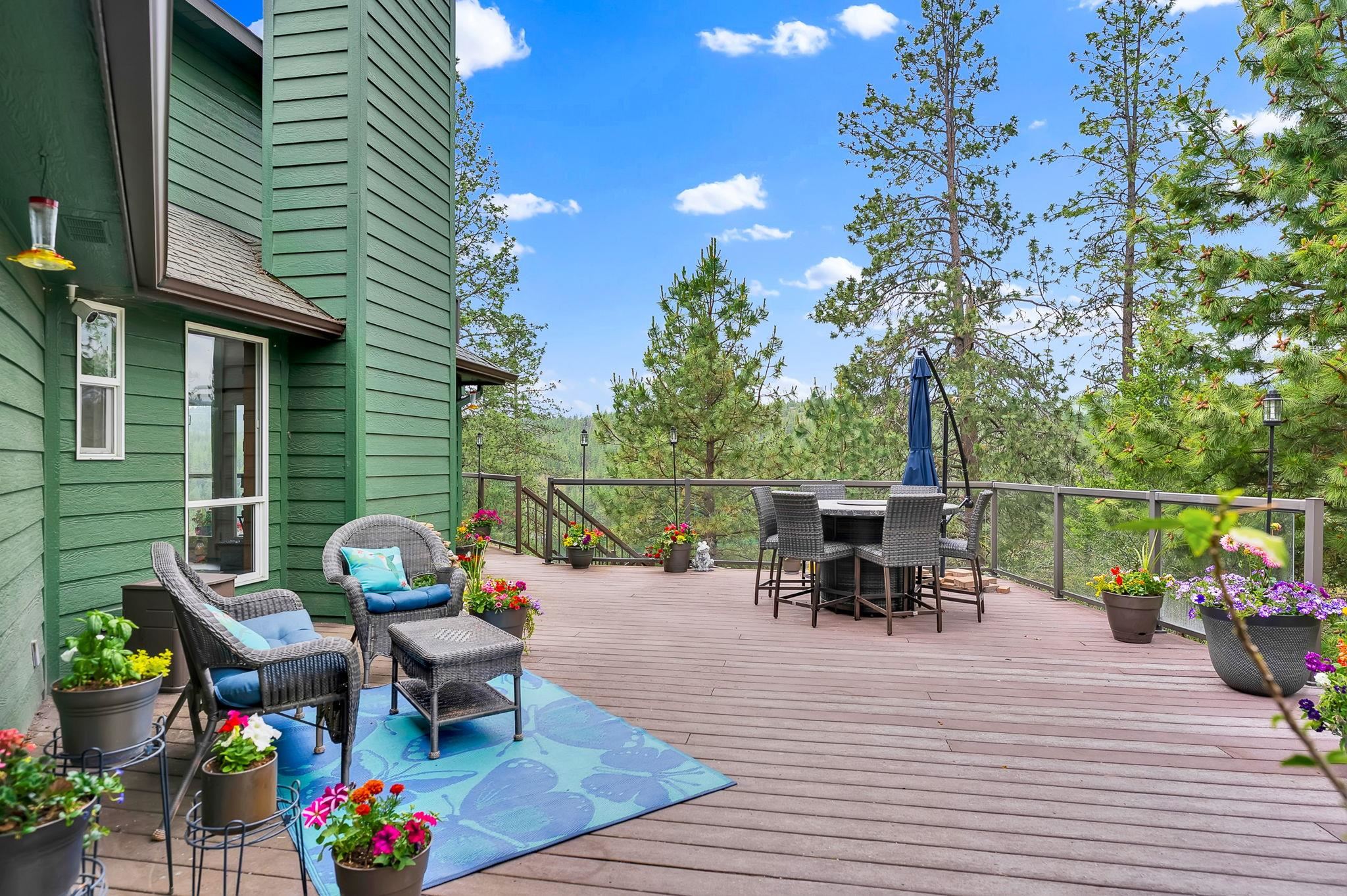 Nine Mile Falls, Washington, 99026, United States, 4 Bedrooms Bedrooms, ,3 BathroomsBathrooms,Residential,For Sale,1979955