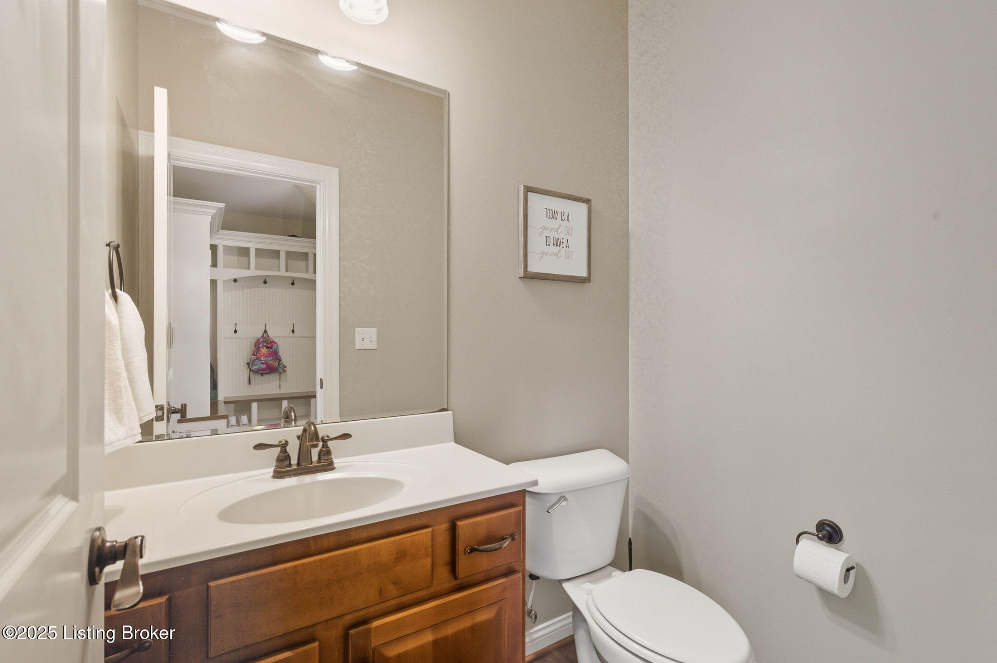 La Grange, Kentucky, 40031, United States, 5 Bedrooms Bedrooms, ,4 BathroomsBathrooms,Residential,For Sale,1971685