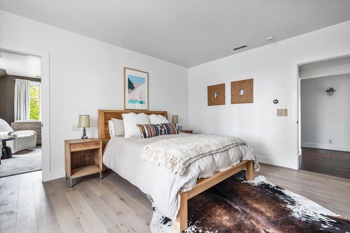 Michiana Shores, Indiana, 46360, United States, 5 Bedrooms Bedrooms, ,4 BathroomsBathrooms,Residential,For Sale,1949684