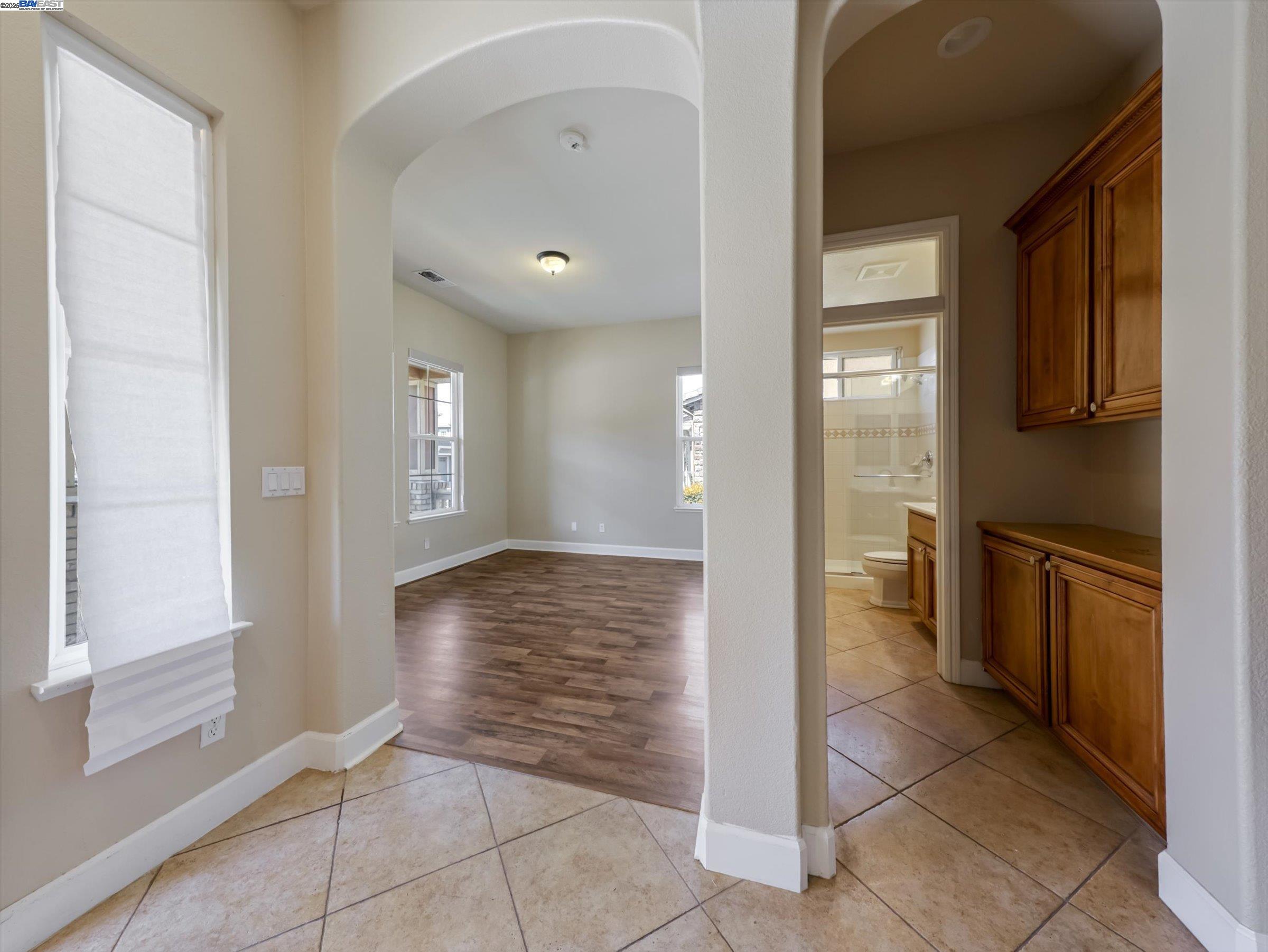 Vallejo, California, 94591, United States, 5 Bedrooms Bedrooms, ,5 BathroomsBathrooms,Residential,For Sale,2002289