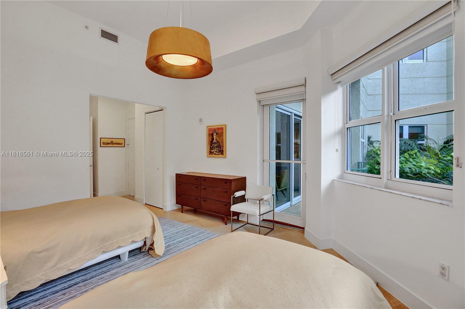 Aventura, Florida, 33180, United States, 2 Bedrooms Bedrooms, ,2 BathroomsBathrooms,Residential,For Sale,1848043