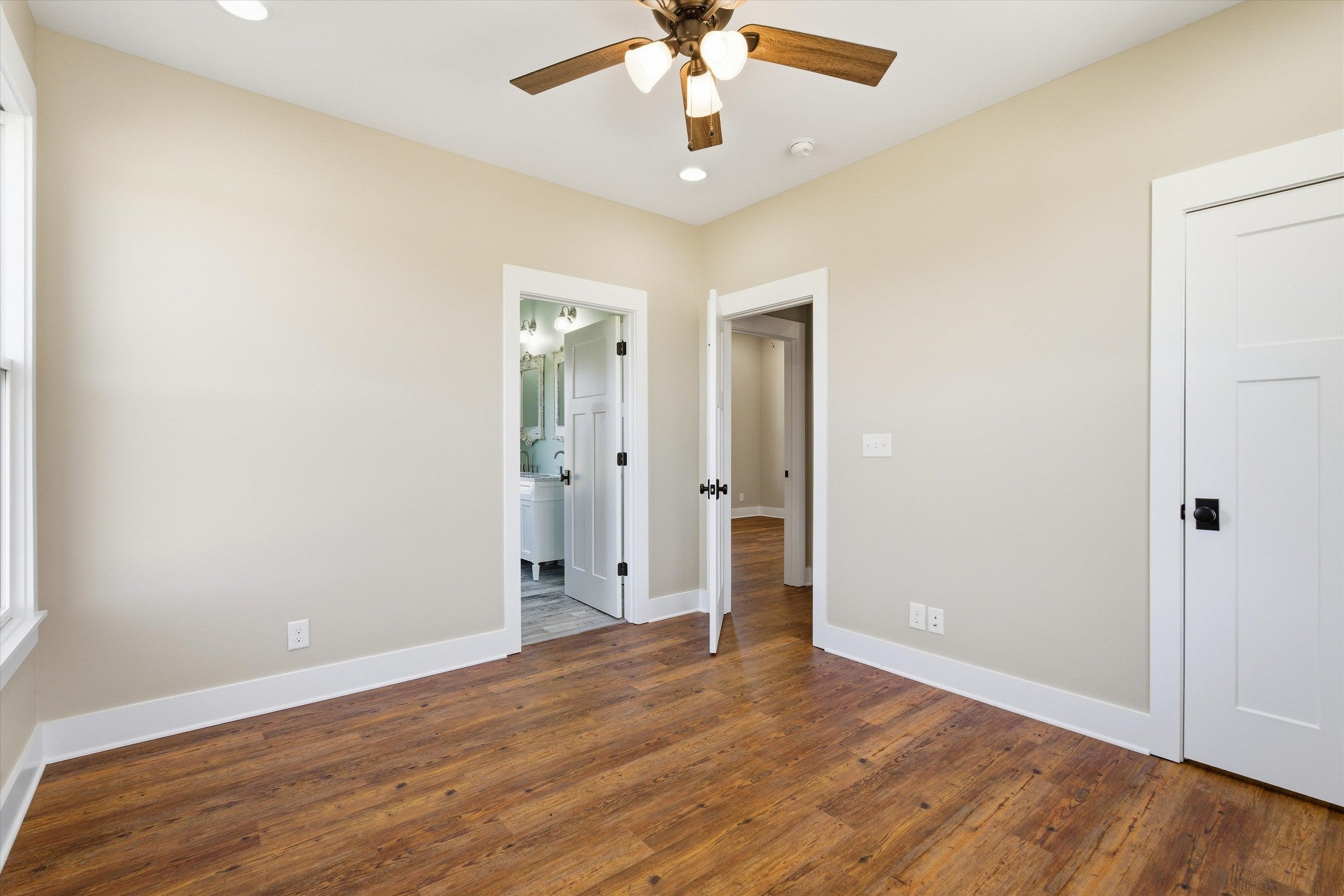 McMinnville, Tennessee, 37110, United States, 3 Bedrooms Bedrooms, ,2 BathroomsBathrooms,Residential,For Sale,2006562