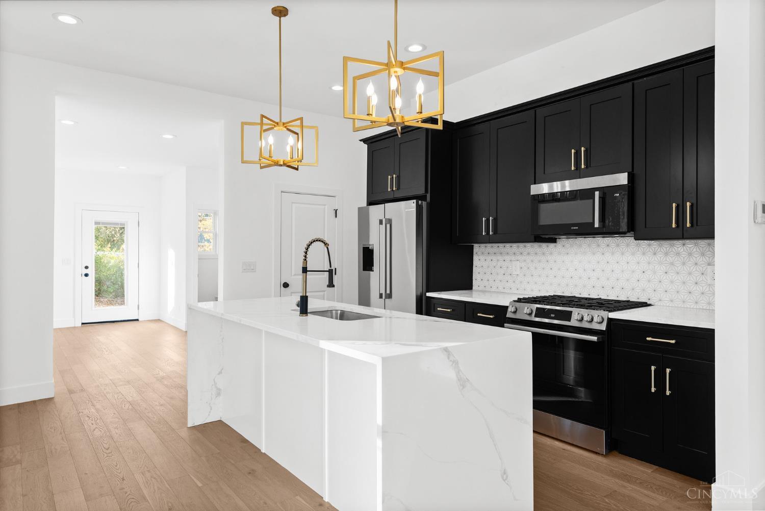 Cincinnati, Ohio, 45207, United States, 3 Bedrooms Bedrooms, ,3 BathroomsBathrooms,Residential,For Sale,1993082