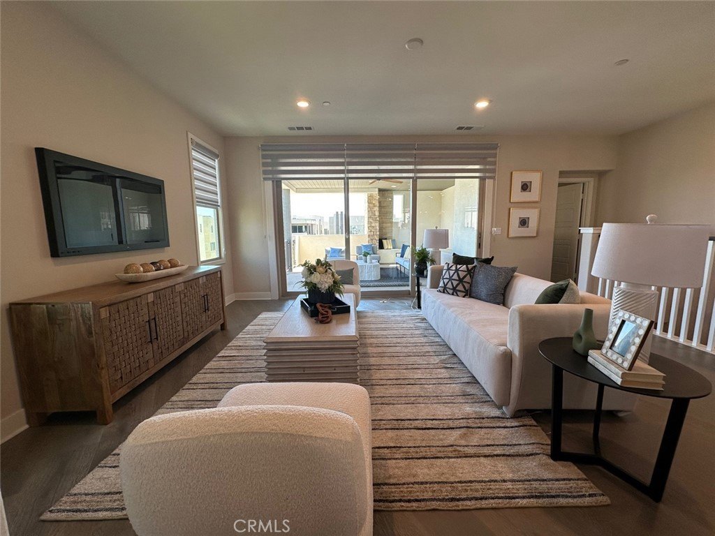 Irvine, California, 92618, United States, 3 Bedrooms Bedrooms, ,4 BathroomsBathrooms,Residential,For Sale,1987840