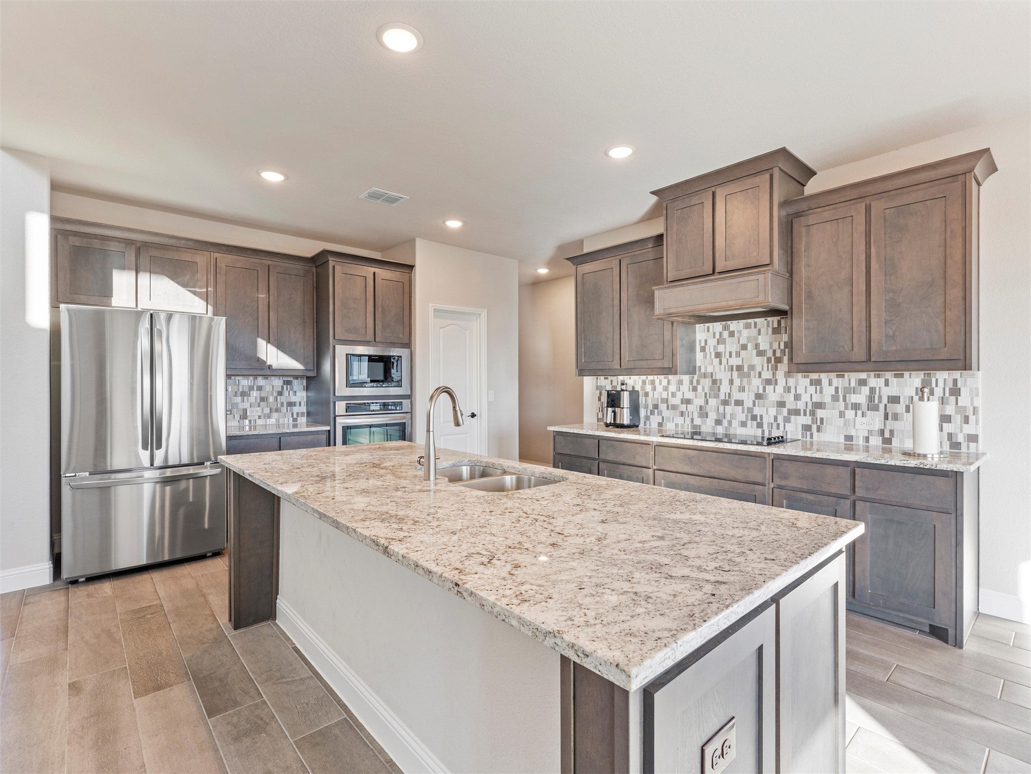 Waxahachie, Texas, 75165, United States, 5 Bedrooms Bedrooms, ,4 BathroomsBathrooms,Residential,For Sale,1989911