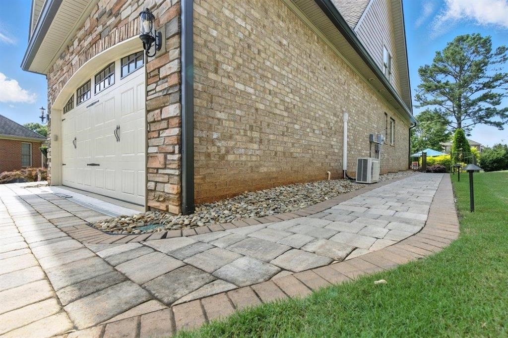 Inman, South Carolina, 29349, United States, 3 Bedrooms Bedrooms, ,4 BathroomsBathrooms,Residential,For Sale,1934992