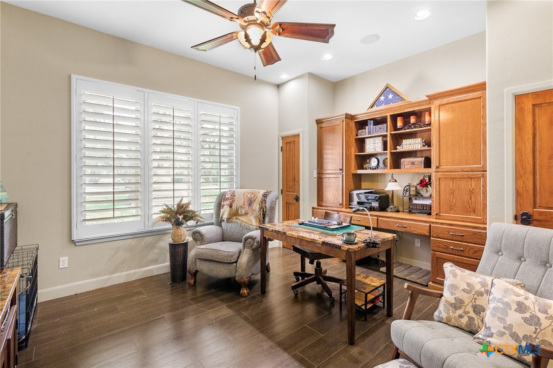 Inez, Texas, 77968, United States, 5 Bedrooms Bedrooms, ,6 BathroomsBathrooms,Residential,For Sale,1895563