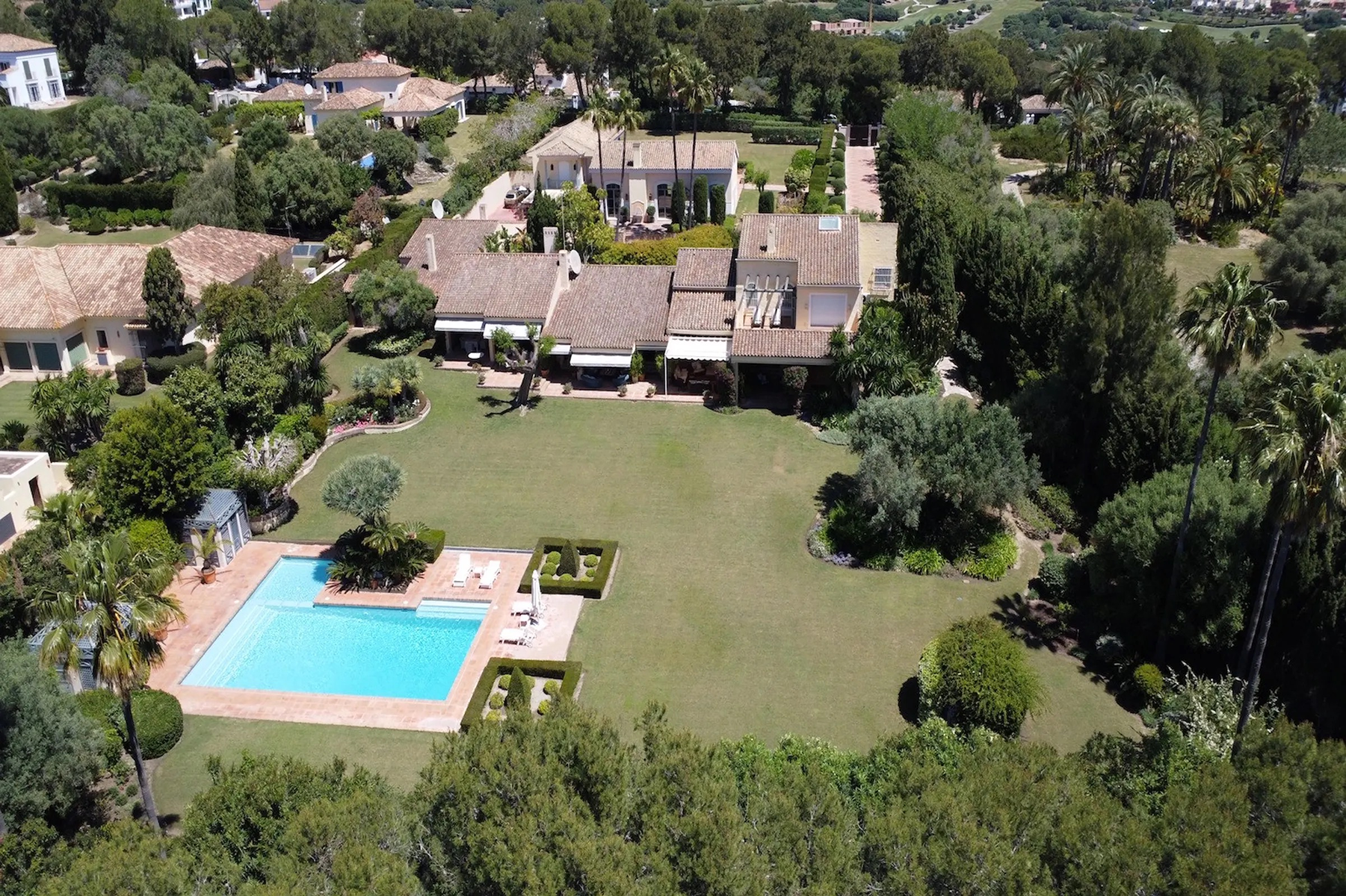  Villa on the front line of Valderrama golf with a large plot in Sotogrande - 物件實景