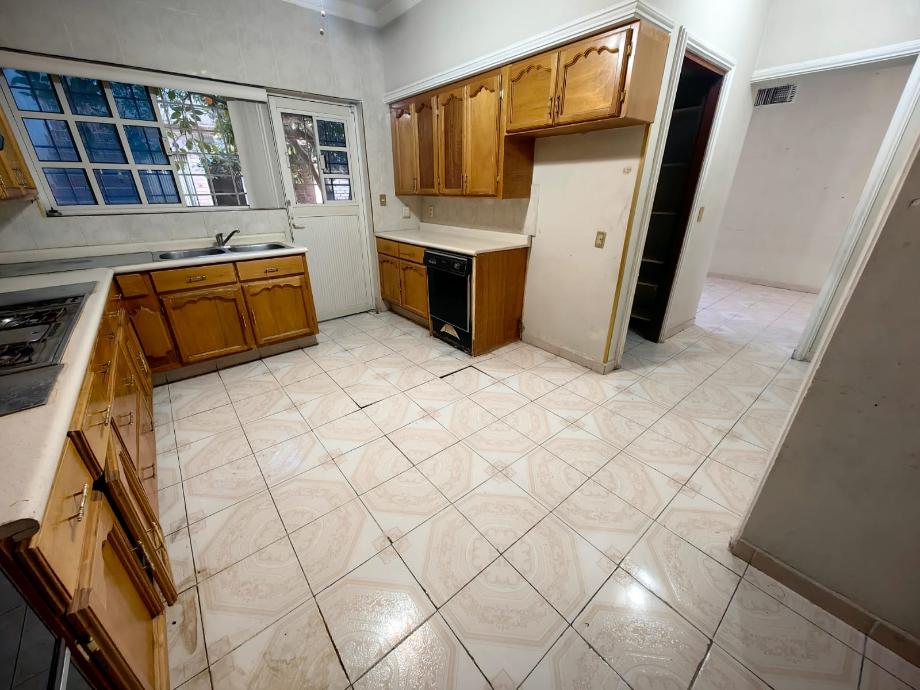 Laguna Sur, Torreón, Coahuila de Zaragoza, 27200, Mexico, 5 Bedrooms Bedrooms, ,4 BathroomsBathrooms,Residential,For Sale,Laguna Sur,1672226