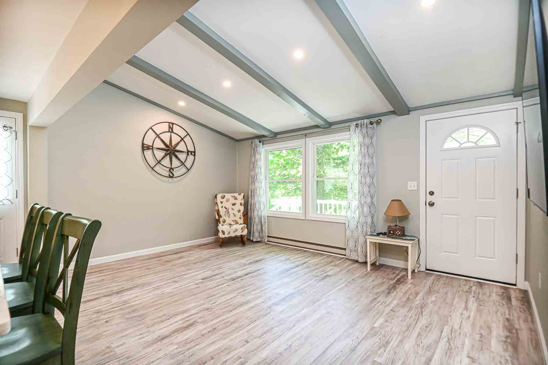 York, Maine, 03909, United States, 3 Bedrooms Bedrooms, ,1 BathroomBathrooms,Residential,For Sale,1965511
