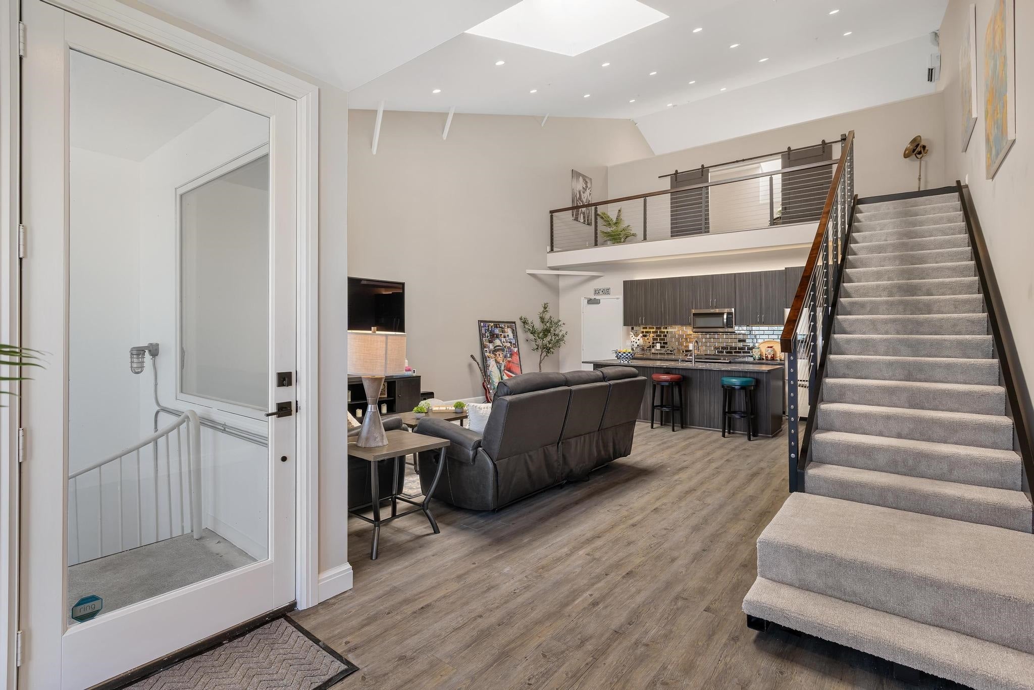 Harrison Twp, Michigan, 48045, United States, 2 Bedrooms Bedrooms, ,3 BathroomsBathrooms,Residential,For Sale,1979598