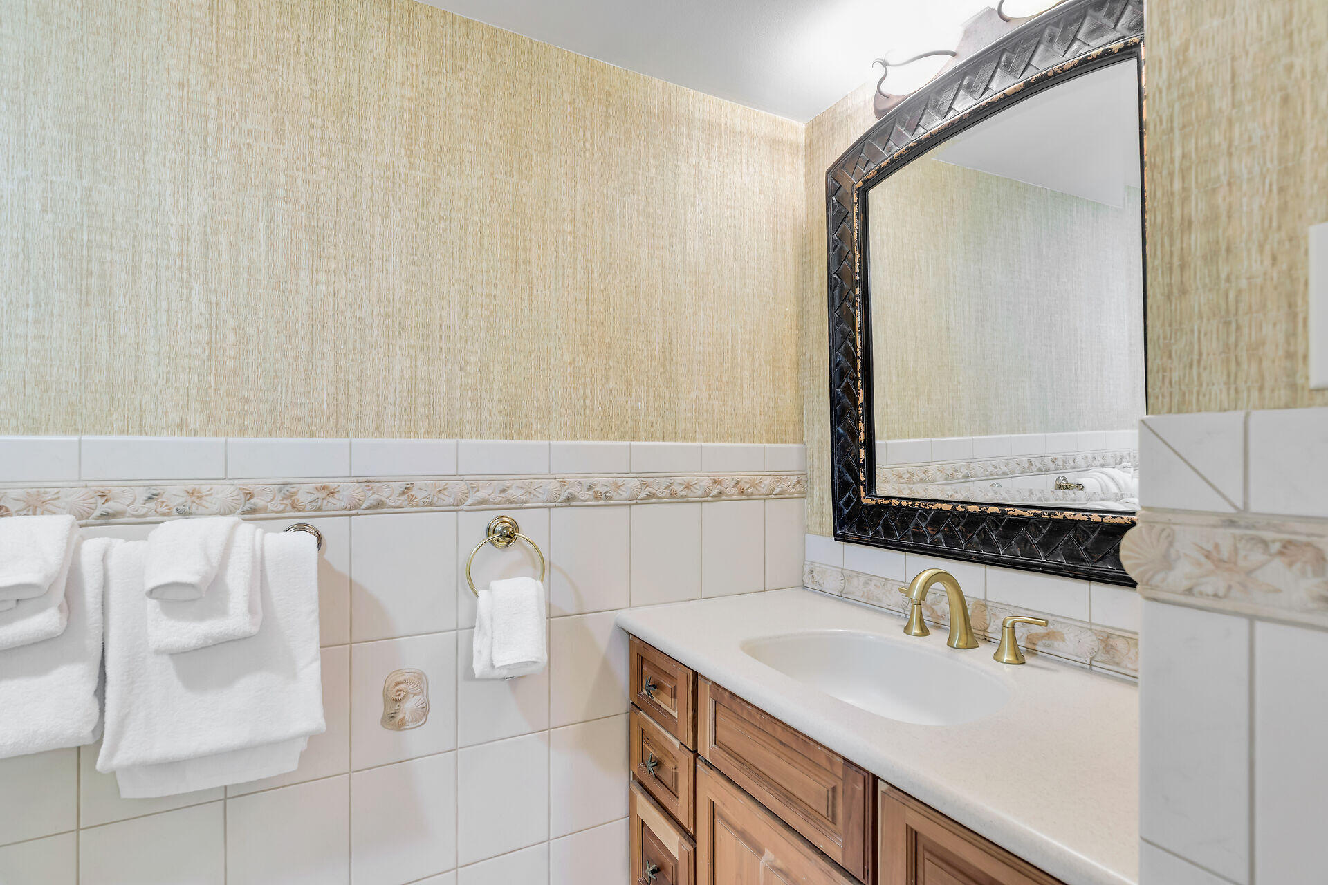 Duck, Florida, 33050, United States, 2 Bedrooms Bedrooms, ,2 BathroomsBathrooms,Residential,For Sale,1940932