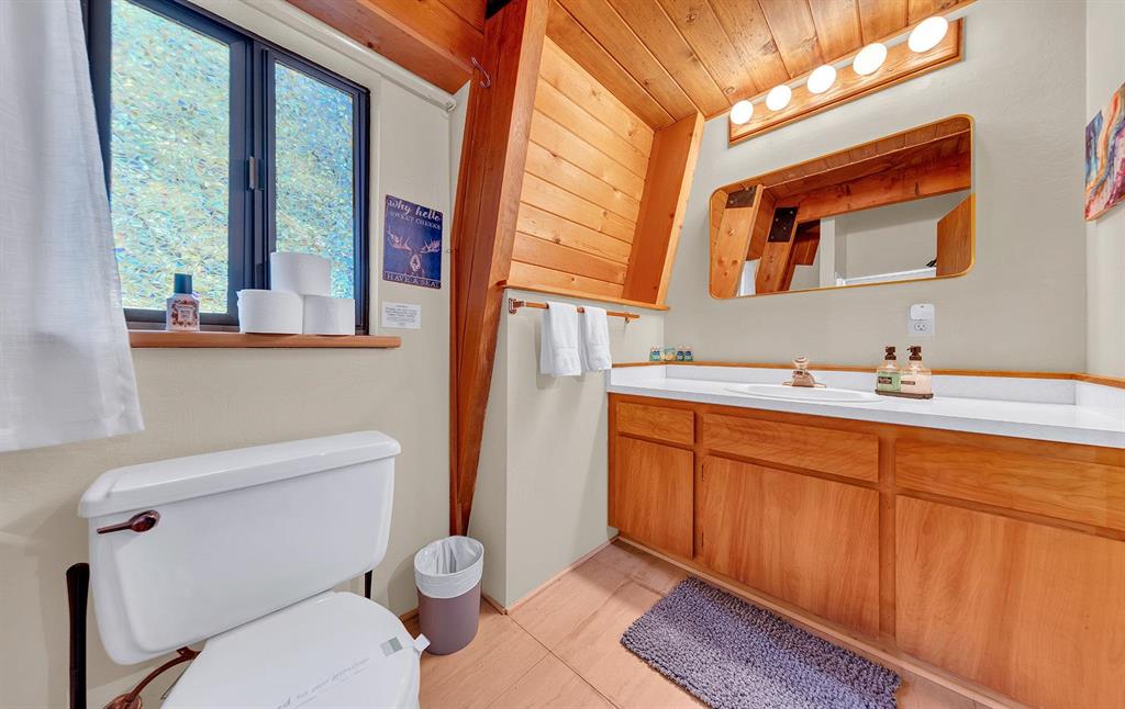 Lake Almanor, California, 96137, United States, 2 Bedrooms Bedrooms, ,3 BathroomsBathrooms,Residential,For Sale,2001829