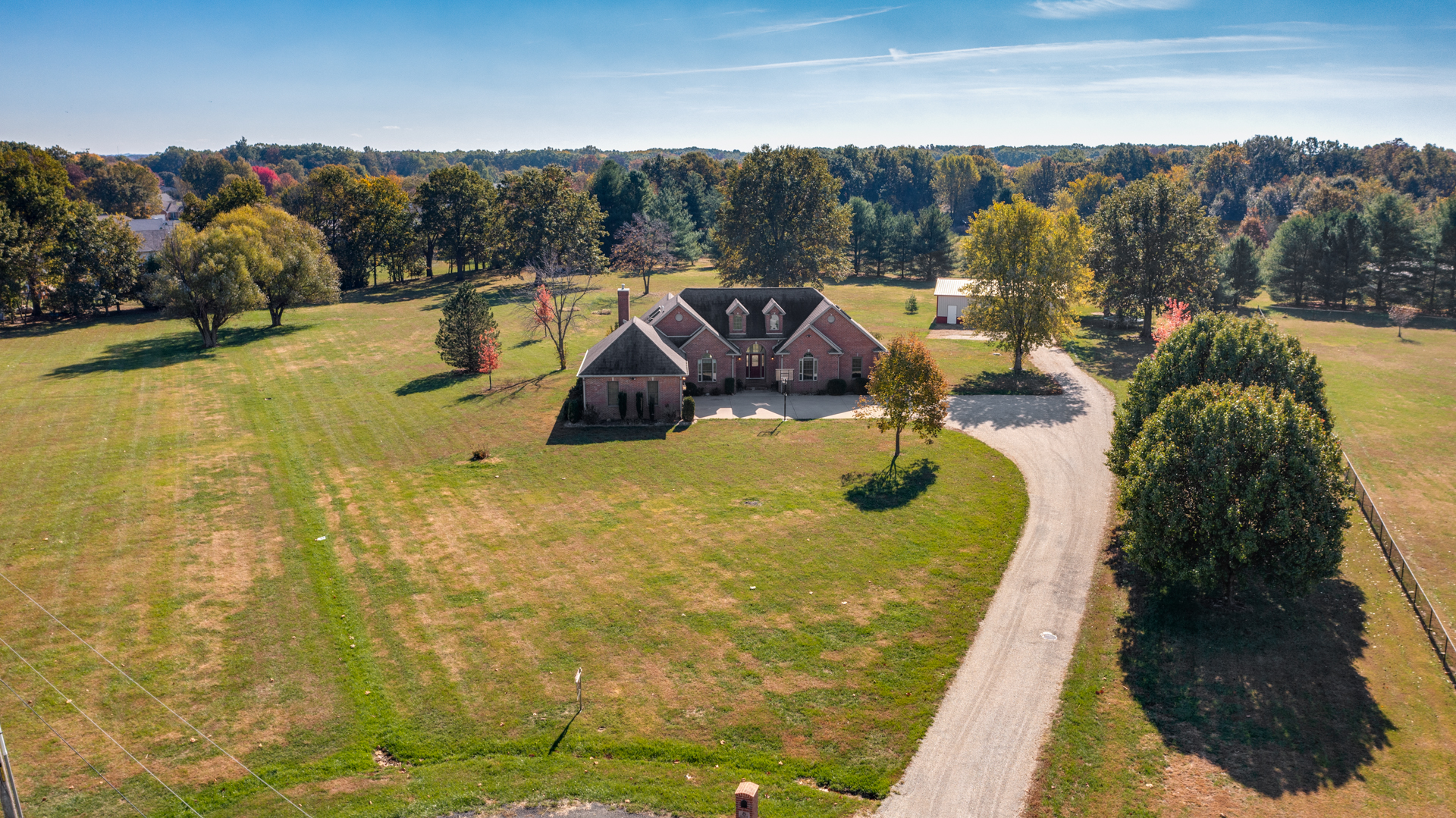 Litchfield, Illinois, 62056, United States, 5 Bedrooms Bedrooms, ,4 BathroomsBathrooms,Residential,For Sale,1986083