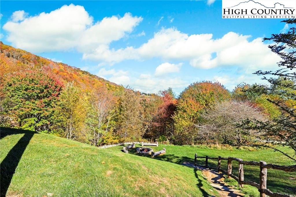 Banner Elk, North Carolina, 28604, United States, 4 Bedrooms Bedrooms, ,5 BathroomsBathrooms,Residential,For Sale,1977191