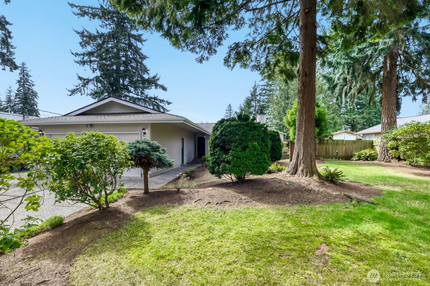 Everett, Washington, 98208, United States, 3 Bedrooms Bedrooms, ,1 BathroomBathrooms,Residential,For Sale,2036475