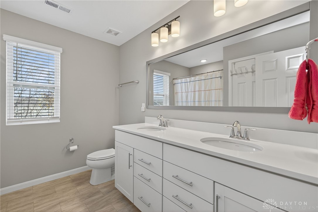 Washington Twp, Ohio, 45458, United States, 4 Bedrooms Bedrooms, ,3 BathroomsBathrooms,Residential,For Sale,2000443