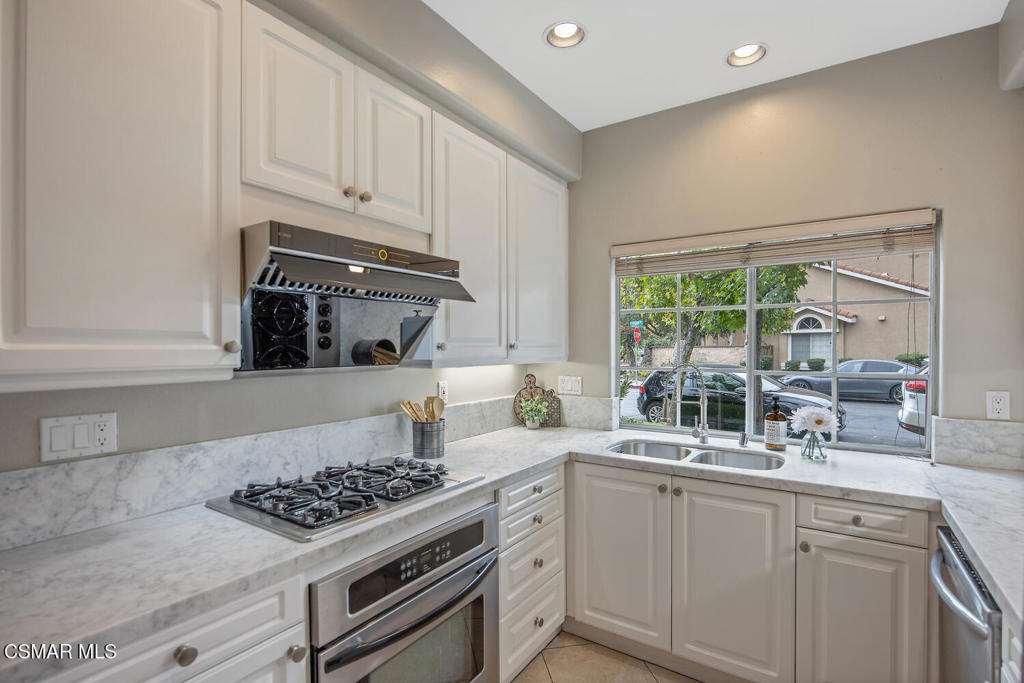 Oak Park, California, 91377, United States, 3 Bedrooms Bedrooms, ,3 BathroomsBathrooms,Residential,For Sale,1991035