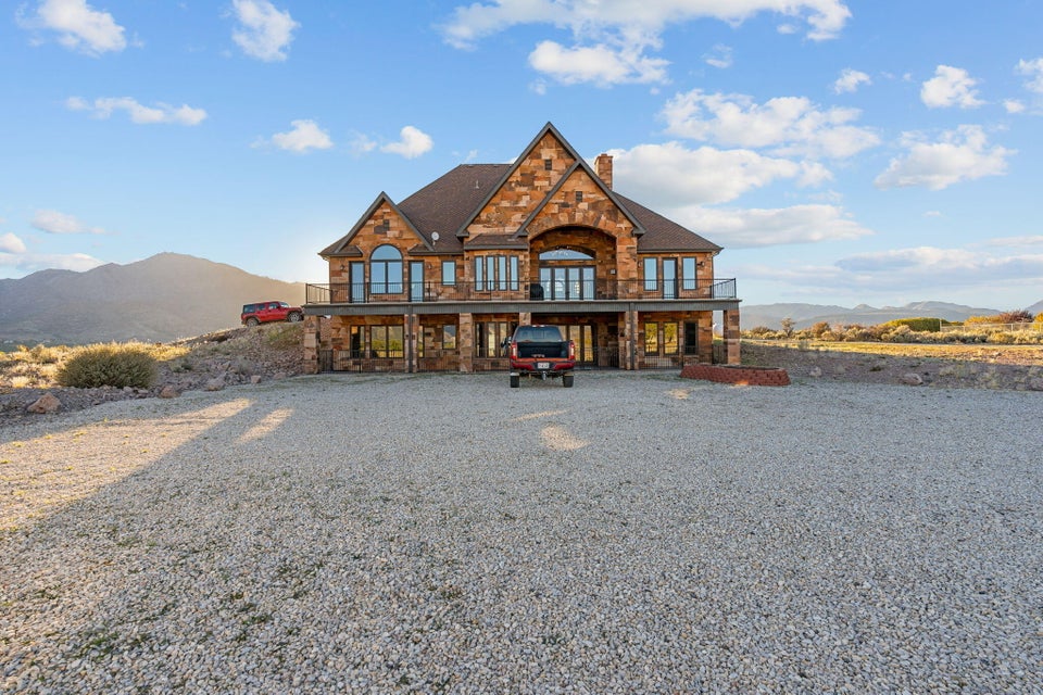 New Harmony, Utah, 84757, United States, 5 Bedrooms Bedrooms, ,6 BathroomsBathrooms,Residential,For Sale,2000791