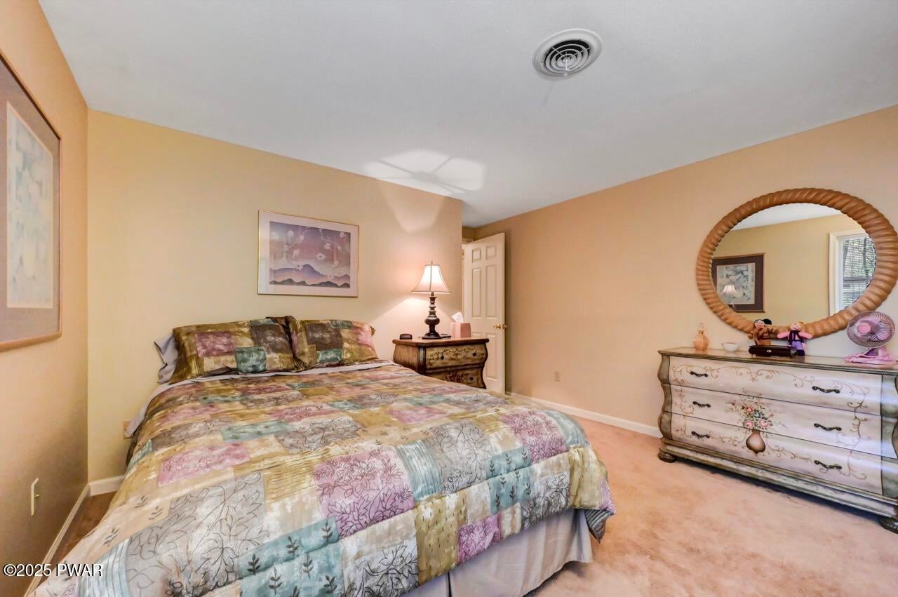 Lords Valley, Pennsylvania, 18428, United States, 5 Bedrooms Bedrooms, ,3 BathroomsBathrooms,Residential,For Sale,1977416