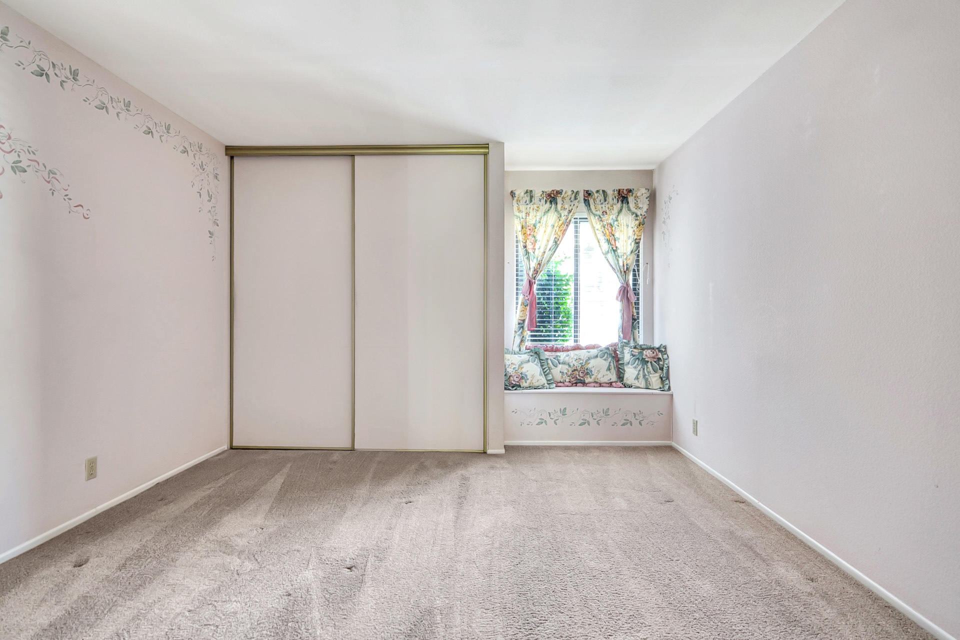 Fullerton, California, 92835, United States, 2 Bedrooms Bedrooms, ,1 BathroomBathrooms,Residential,For Sale,1915893