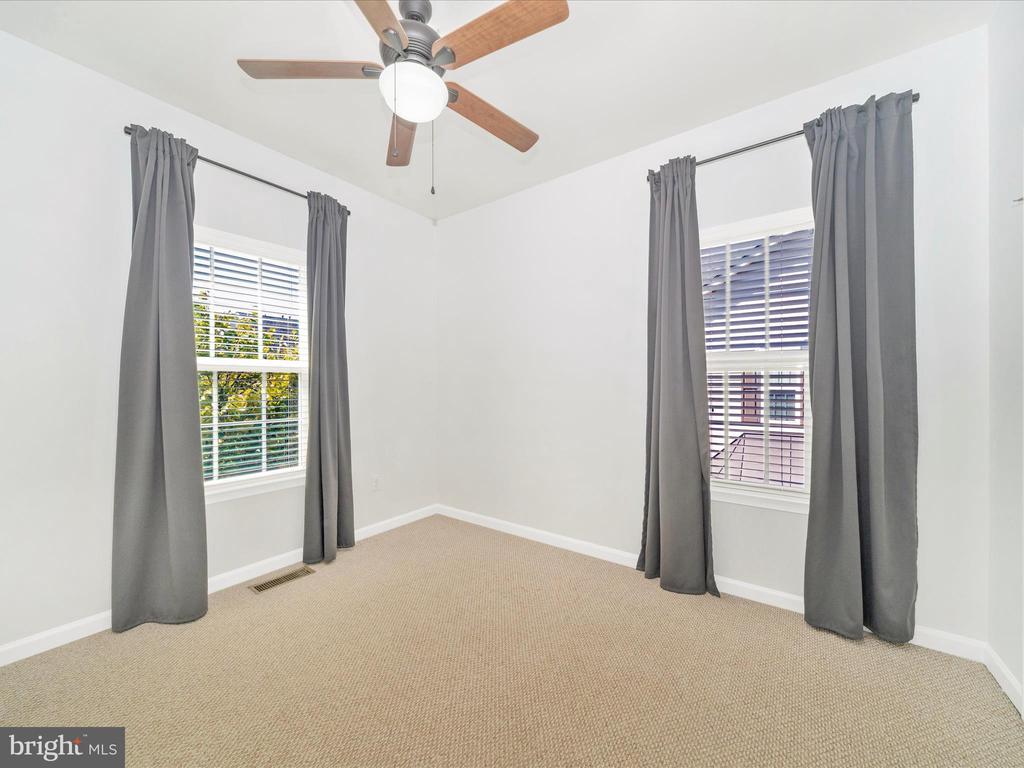 Greenbelt, Maryland, 20770, United States, 3 Bedrooms Bedrooms, ,4 BathroomsBathrooms,Residential,For Sale,2001496