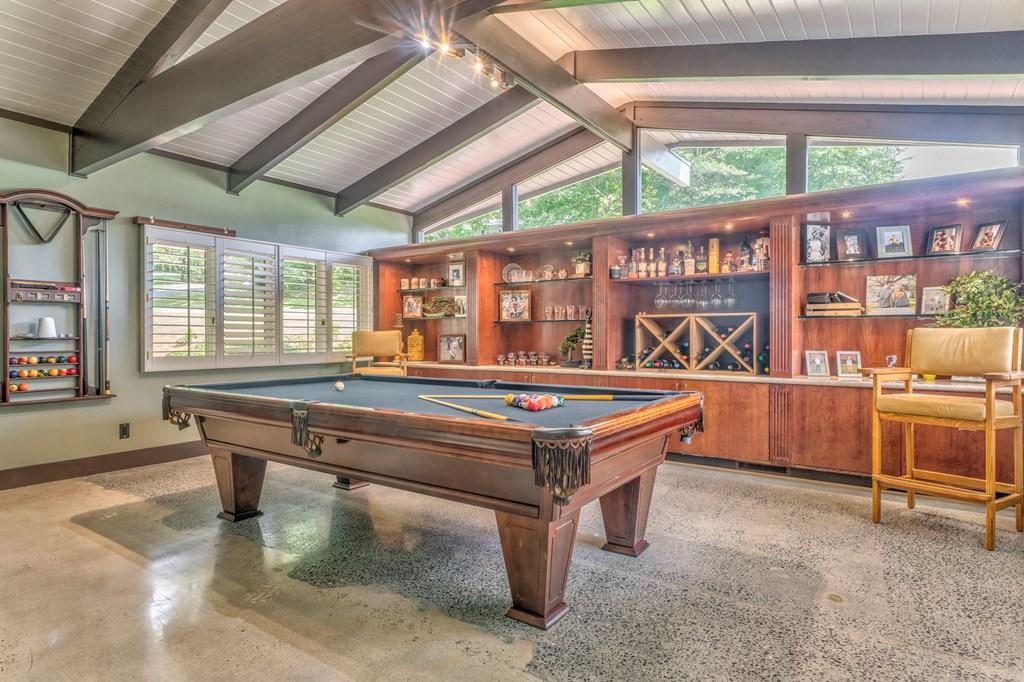 DALTON, Georgia, 30720, United States, 4 Bedrooms Bedrooms, ,5 BathroomsBathrooms,Residential,For Sale,1804321