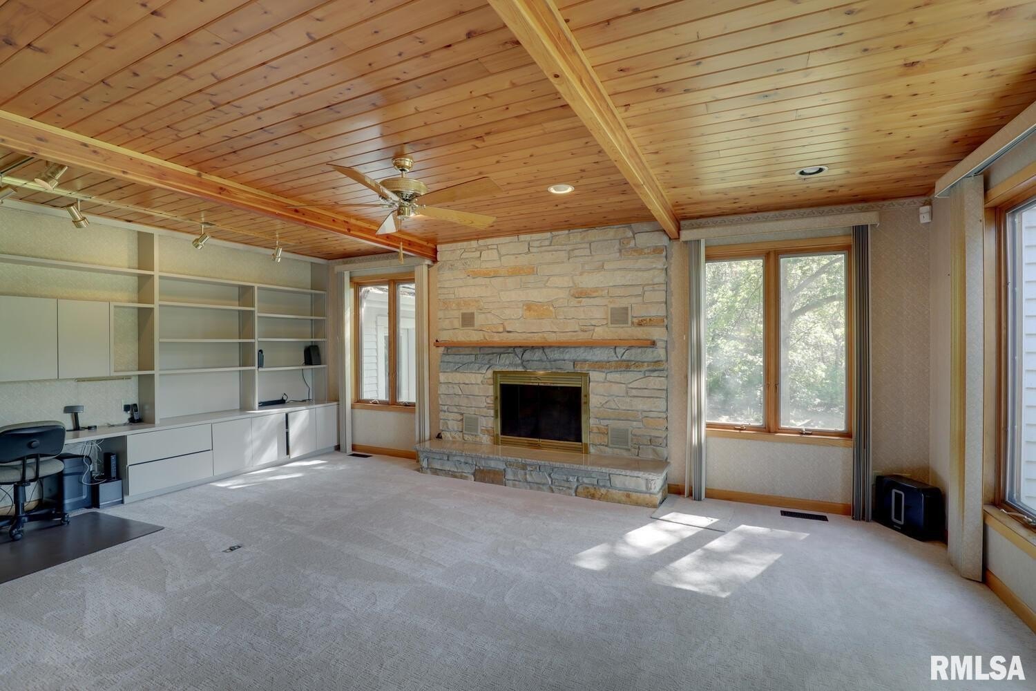 Macomb, Illinois, 61455, United States, 6 Bedrooms Bedrooms, ,5 BathroomsBathrooms,Residential,For Sale,1982236