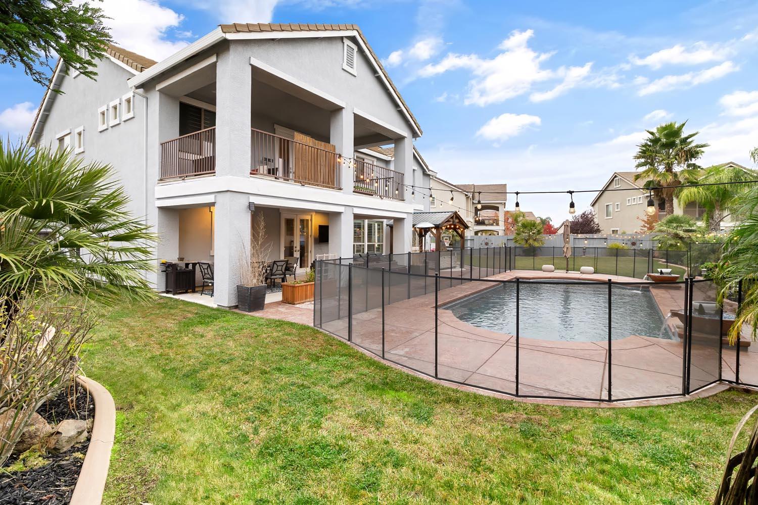 Elk Grove, California, 95757, United States, 5 Bedrooms Bedrooms, ,5 BathroomsBathrooms,Residential,For Sale,2001811