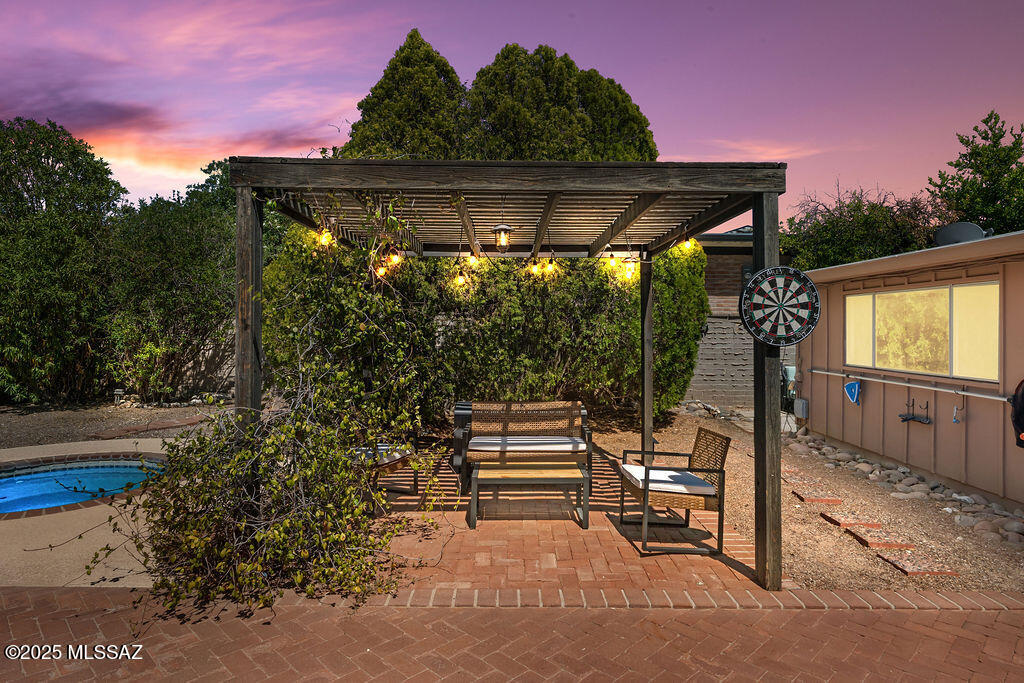 Tucson, Arizona, 85750, United States, 4 Bedrooms Bedrooms, ,3 BathroomsBathrooms,Residential,For Sale,1818132