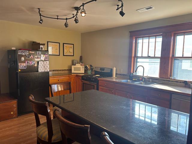 Nashua, New Hampshire, 03060, United States, 6 Bedrooms Bedrooms, ,2 BathroomsBathrooms,Residential,For Sale,2009233