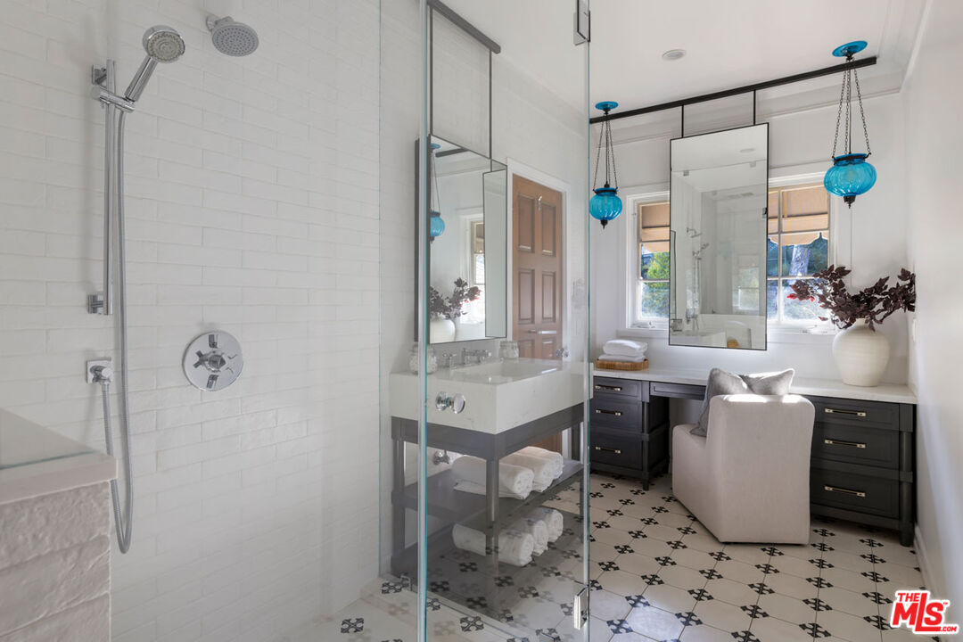 Los Angeles, California, 90065, United States, 5 Bedrooms Bedrooms, ,5 BathroomsBathrooms,Residential,For Sale,1987720