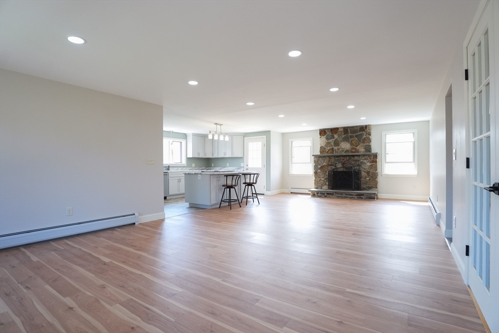 Brimfield, Massachusetts, 01010, United States, 4 Bedrooms Bedrooms, ,3 BathroomsBathrooms,Residential,For Sale,1928752