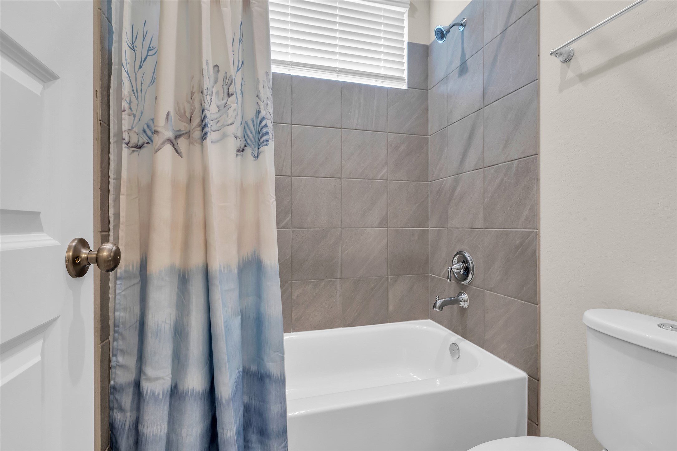 Houston, Texas, 77080, United States, 4 Bedrooms Bedrooms, ,4 BathroomsBathrooms,Residential,For Sale,1934317