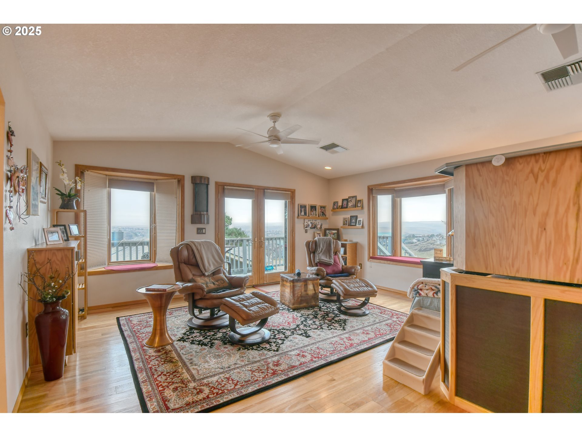 Pendleton, Oregon, 97801, United States, 5 Bedrooms Bedrooms, ,5 BathroomsBathrooms,Residential,For Sale,1691244