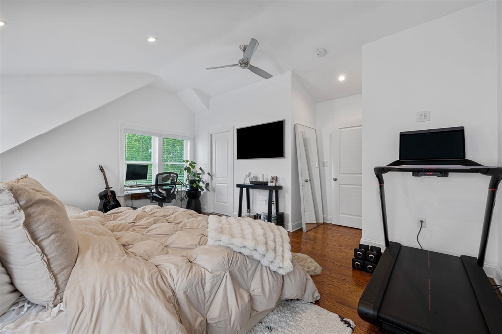 Boston, Massachusetts, 02128, United States, 3 Bedrooms Bedrooms, ,3 BathroomsBathrooms,Residential,For Sale,1904781